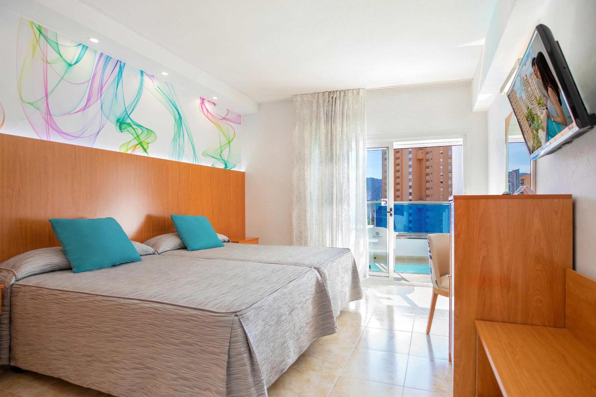 Hotel Servigroup Castilla Benidorm Oda fotoğraf