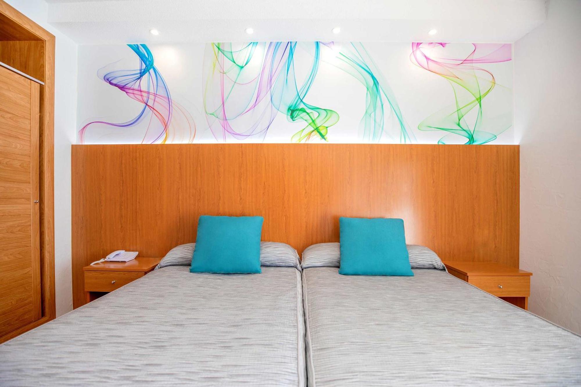 Hotel Servigroup Castilla Benidorm Oda fotoğraf