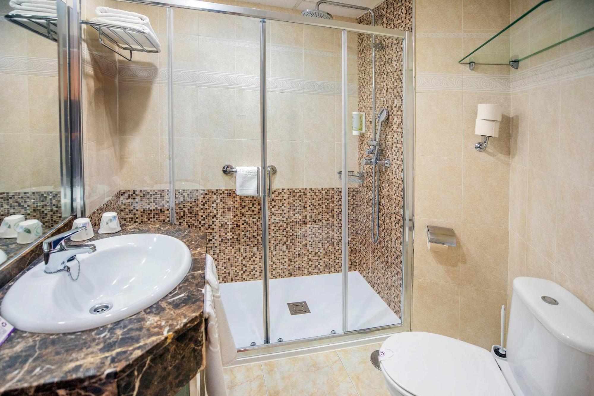 Hotel Servigroup Castilla Benidorm Oda fotoğraf