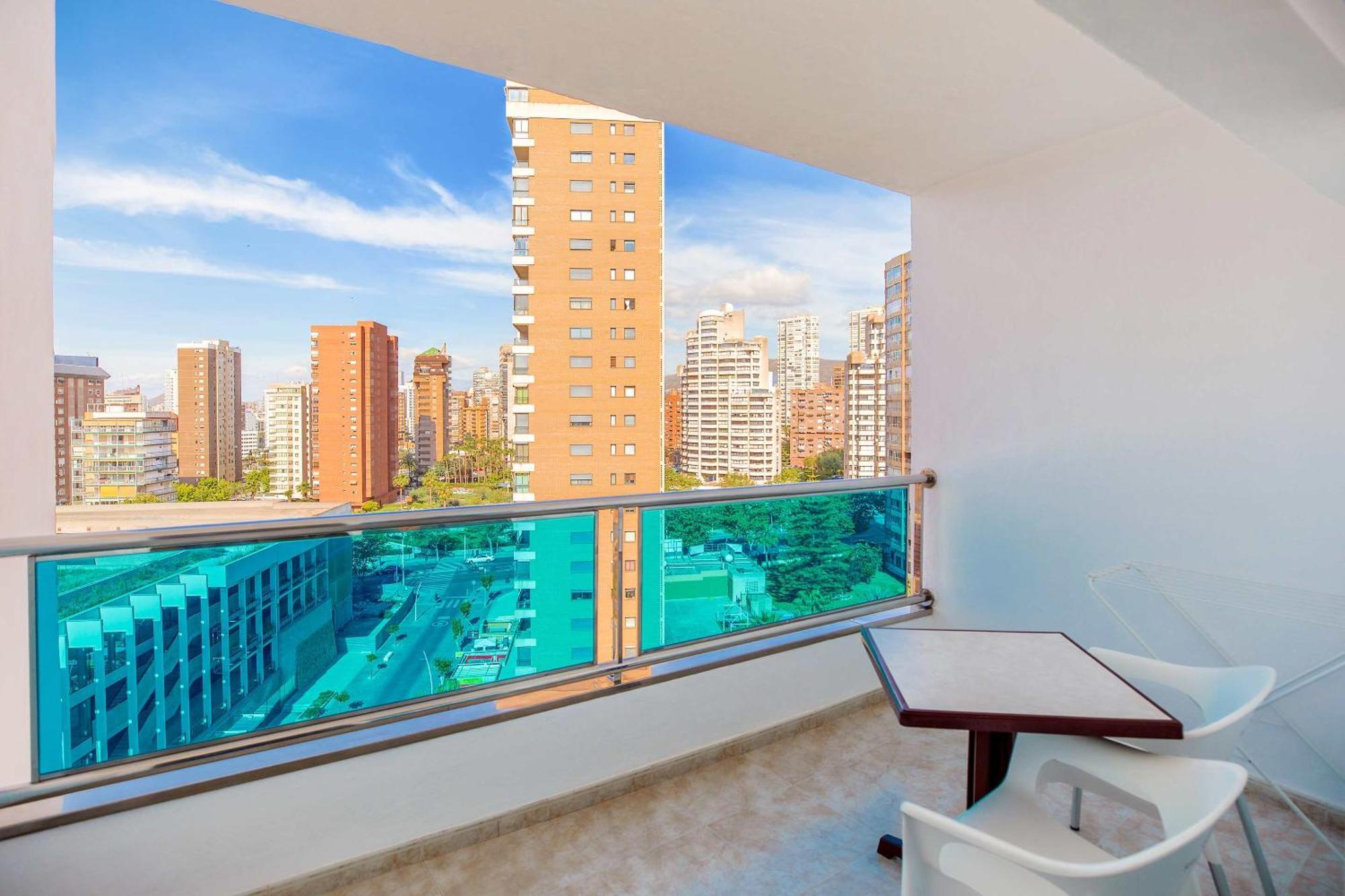 Hotel Servigroup Castilla Benidorm Oda fotoğraf